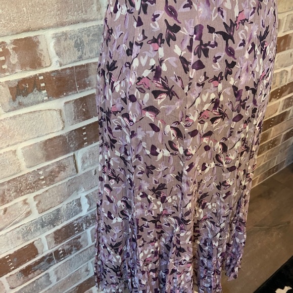 COPY - 💜 Tahari 100% Silk Skirt - Picture 2 of 8